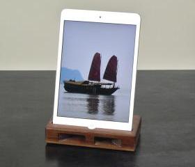 iPad Mini Dock in Walnut
